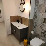 Suite12 招待所 4*