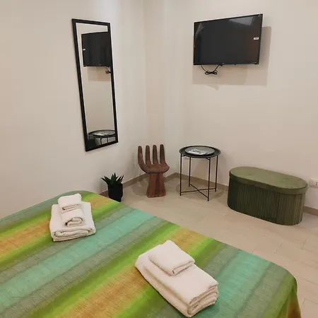ゲストハウス Suite12 4*